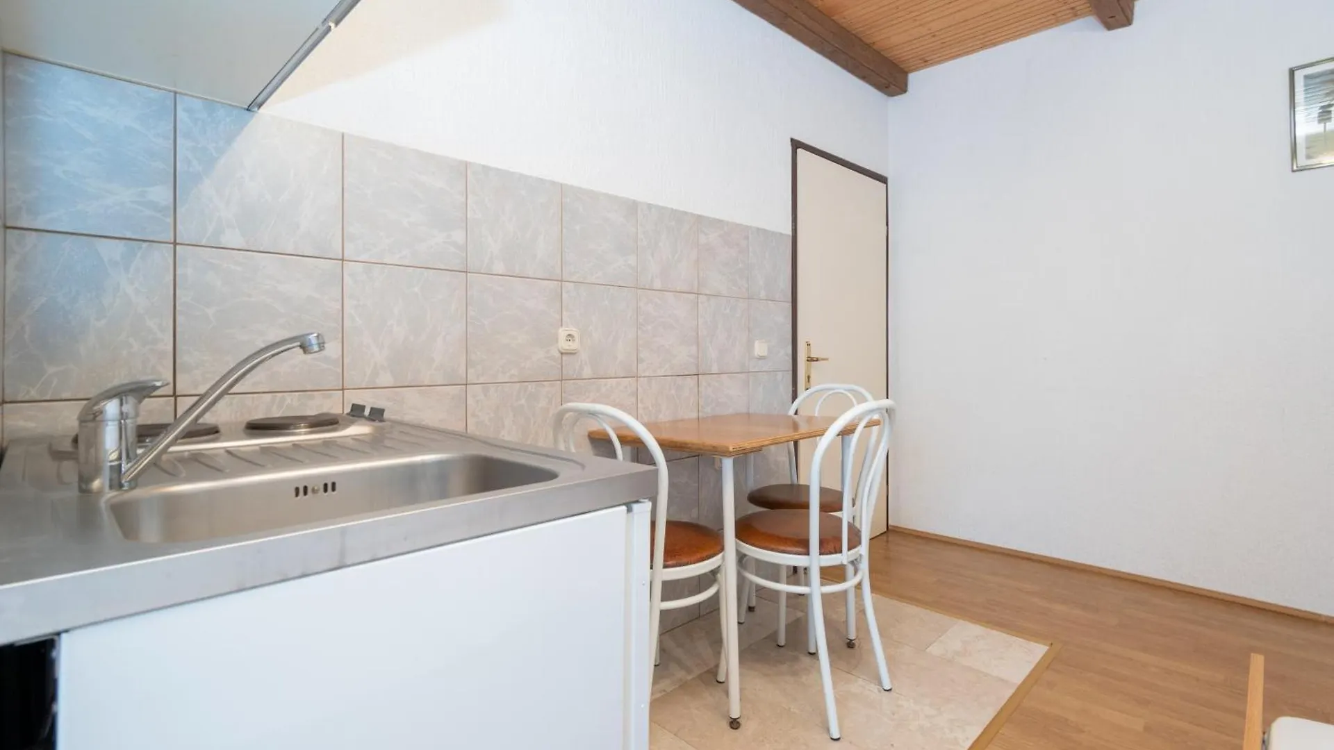 Studio Biograd na Moru 4305a 0*,